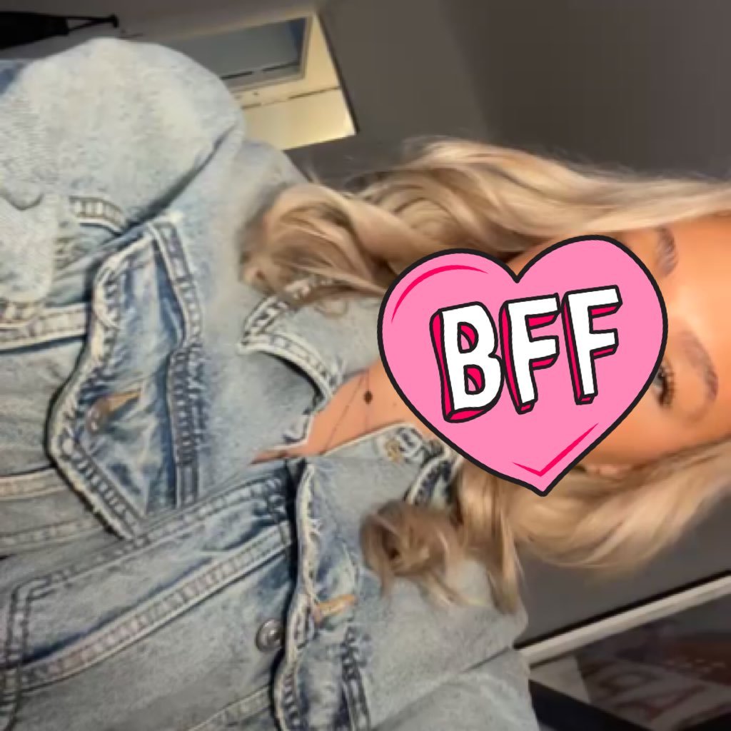 anielnk's profile picture. 