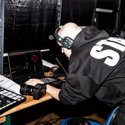 ErwanTmn's profile picture. Technicien Audiovisuel / #KCWIN 💙