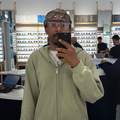 itschrixtian10's profile picture. yard on yard in my front yard ⛹🏾‍♂️