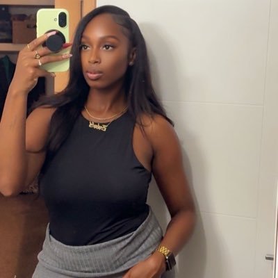 stilldesha's profile picture. 