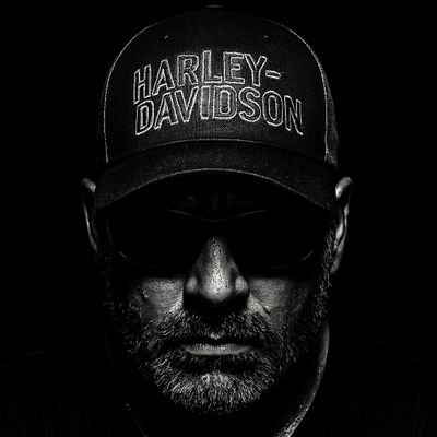 Rojonotecallen's profile picture. Leyenda de 1975, Empresario, amante del Whisky SingleMalt, de la gallo (apacho)y de la parrilla, Librano, HDO byker, Derecha, detesta chairos y sobre todo GUAPO