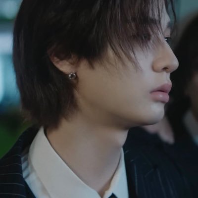 LEEHANEXTDOOR's profile picture. I think I left my mind in your bathroom.