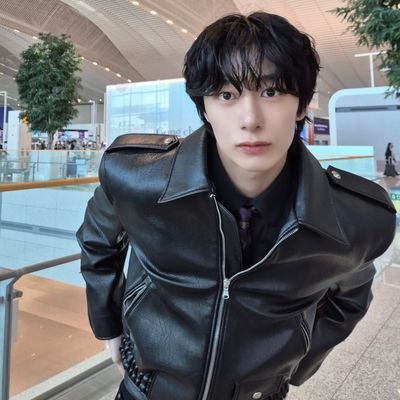 losinghwn's profile picture. ×        
                  bacharel em Administração   ×       Direito 4/10  × 
       repórter ×
 
   fan account       ×