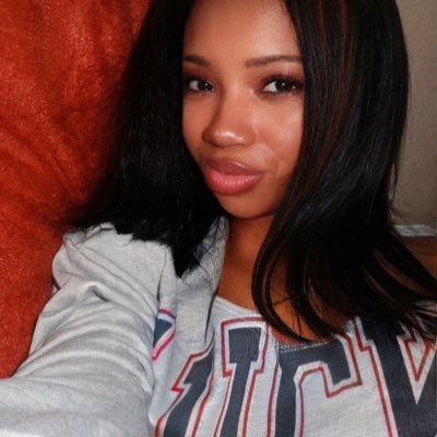 lorayaxo's profile picture. 🇧🇧