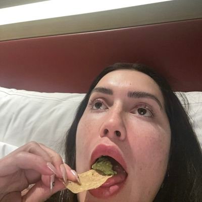 aires_liss65059's profile picture. Sober, bikini model and host of @insidefans podcast 🎙️