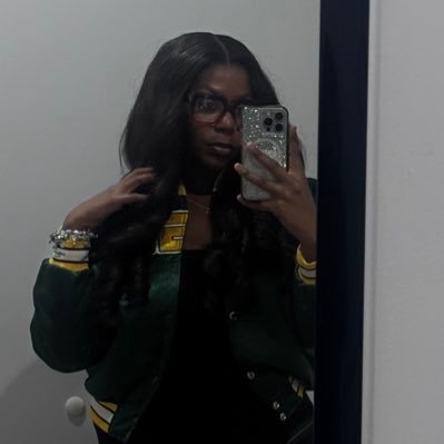 enoxmis's profile picture. ♡ | nsu alumna