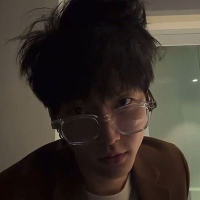 sungch4nzip's profile picture. oh captain, my captain.