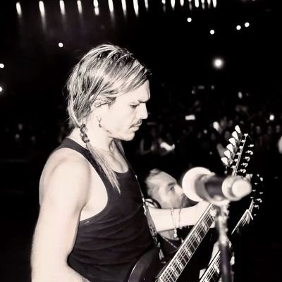 emmierbake's profile picture. sagrado este momento y nada más