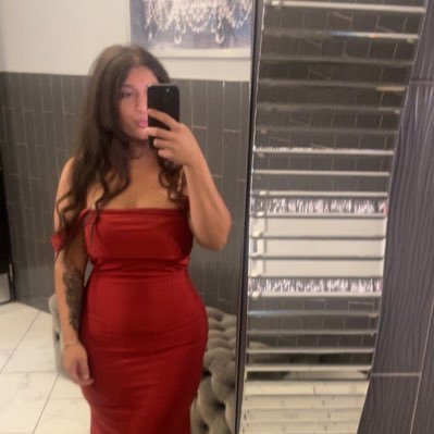 pettymern_'s profile picture. buddy the elf, what’s your favorite color?