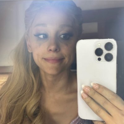 sssupernat's profile picture. It’s AG in your face. pop culture. reality show superfan.