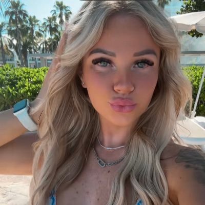 itznotriss's profile picture. your favorite hot mess