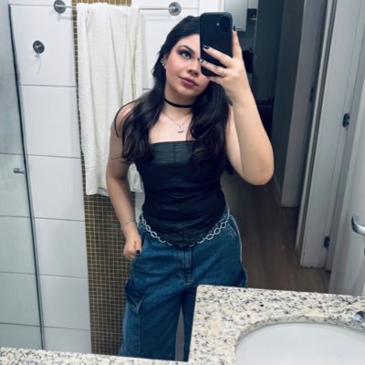 larigarciaw's profile picture. apenas reclamo da minha vida