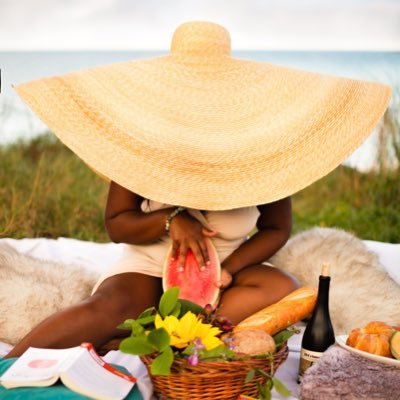 She_BrownSugar's profile picture. Life’s coming at me fast, but I’m here to enjoy the ride 💕 | 🌈 She/her