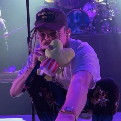 _lspxz's profile picture. i still on in your dream? 💫