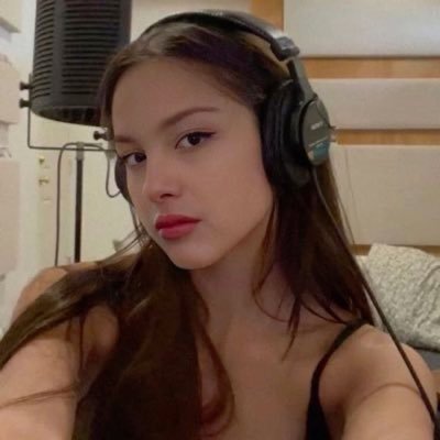 gilmoretgirls's profile picture. 