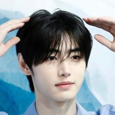 psh_elegance's profile picture. 성훈 들어간 거 다 먹음&애들끼리 엉겨 있으면 다 좋아