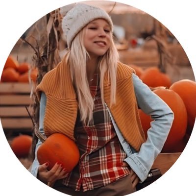 heatherwearsred's profile picture. artist, wife, mama, floofer mommy, caregiver, Jeep Girl forever, lover of road trips, conservative