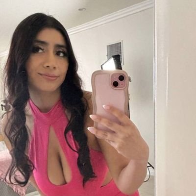 Queencynth24042's profile picture. 