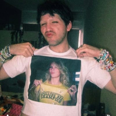 nicstainedteeth's profile picture. 26 btw