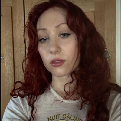 everdellie's profile picture. i just want some recognition for having good tits and a big heart