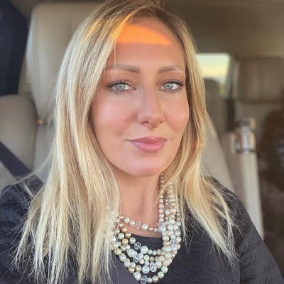 evanskatemeli's profile picture. Your smile will give you a positive countenance that will make people feel comfortable around you.