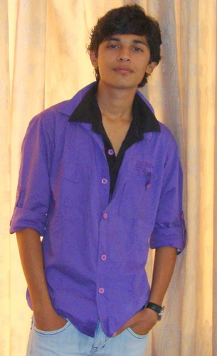 hey friends i'm rushabh ..very  good nature person follow me & big fan of akshay love u akshay