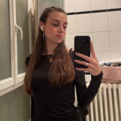 Elenamdaa's profile picture. ❤️💙 | @gossipelena