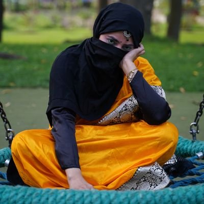 jusalilbrown's profile picture. I live in the fear that I'll read something insane from Kant, my world will fall apart, and I'll have to not love him. But I just KANT.