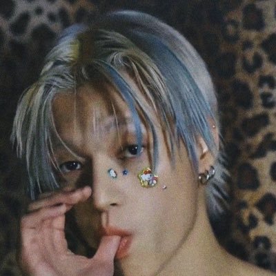 cinnamojongho's profile picture. real bands save fans, real fans save bands | neo got my back | READ CARRD BYF | DNF if under 18 | ᐡ o̴̶̷ ࿁ o̴̶̷ ᐡ︎