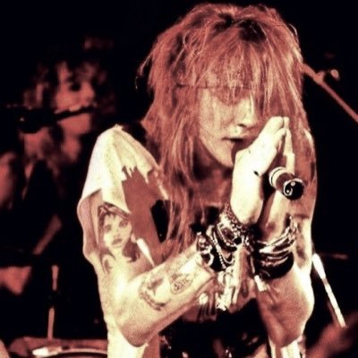 yestranged's profile picture. she let me hit because im WEIRD!!!! IM FUCKING WEIRD AND STRANGE!!!!!!!!!!! I BEHAVE STRANGELY!!!!