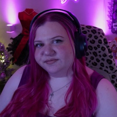 bethdoesbeauty's profile picture. 