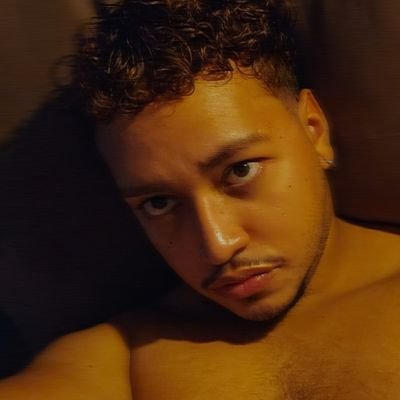 j_v_h_n's profile picture. 