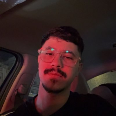 3z_8_9's profile picture. احياناً مهندس