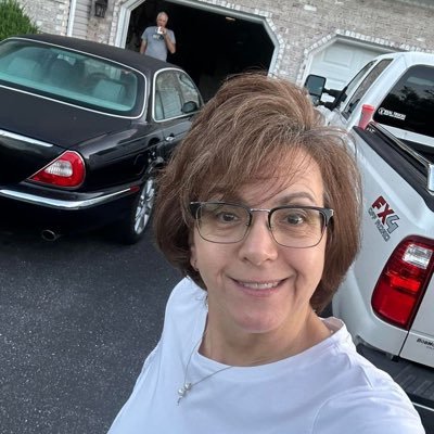 mavis12wanczyk5's profile picture. I won a lottery of huge amount so I’m willing to give out $30,000 to my followers due to the Pandemic..just dm “MAVIS I FOLLOWED“