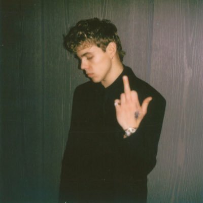 bieberxlaroi's profile picture. my life is a movie directed by tarantino | bieber, laroi, mendes, mcrae & more