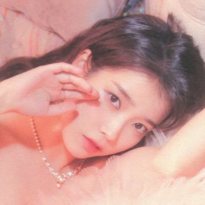 gezniee's profile picture. 