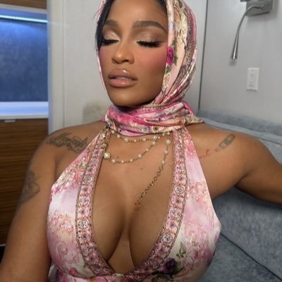 heymollythemaid's profile picture. 