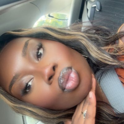 mxnueee's profile picture. https://t.co/xGh6fObNBm