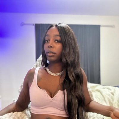 SCAMMEDVIC3's profile picture. FreakyTs🍆Dm 4 custom vids and FaceTime shows 📥