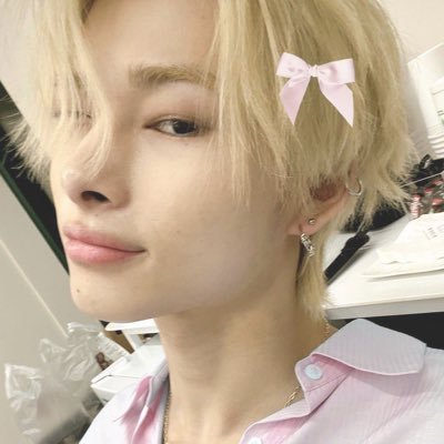 islapantropiko's profile picture. kung wala ka, wala din ako. magkasama tayo habambuhay, sa bawat hakbang. ૮꒰„•֊•„꒱ა ♡