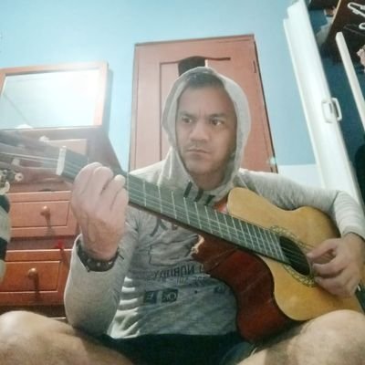Gabito_1106's profile picture. Comunicador Social, Guayaquileño, Socialista, Progresista, Correista, amante de los gatos el café y el fútbol ⚽ Géminis de ❤️