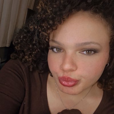 Eviemay505's profile picture. Spoiled princess with irresistible feet. Pay to play — I don’t entertain broke energy. 💅👣