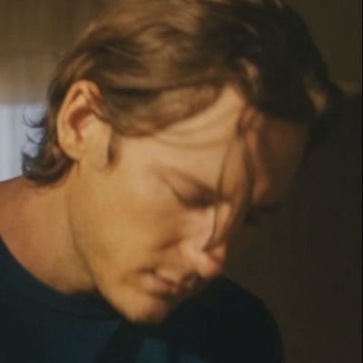 jeongswind's profile picture. nerd