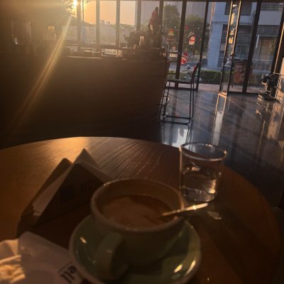 elsiereiland's profile picture. 任天堂の株は子どもの頃の思い出を呼び起こし、暗号通貨の変動は金融のリズムを感じさせてくれます。
そのため、私の生活は情熱と知恵に満ちています。
私は日本が大好きで、投資家でもあります。