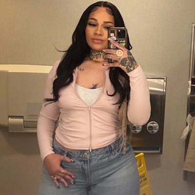 nakiaarenee's profile picture. PURE✨