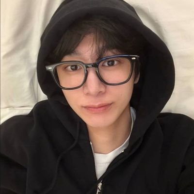 henrycoenffl's profile picture. ⋈ you dance like I remember, baby blue...