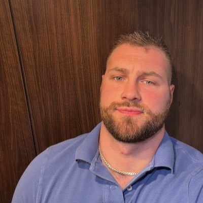 hungwellington's profile picture. 