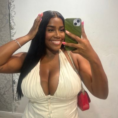 jadetroi's profile picture. 