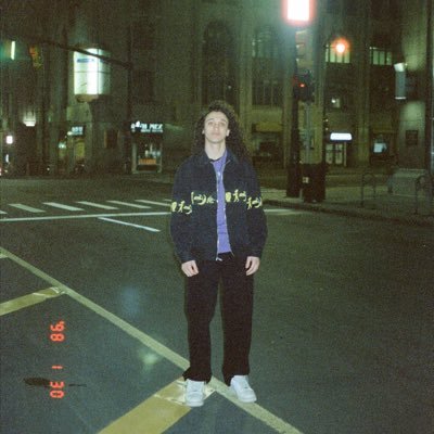 hippiehendrixxx's profile picture. Spread love ✌🏼27 | Writer | Tree Hugger | Cat Dad | Gym Free the oppressed 🇵🇸