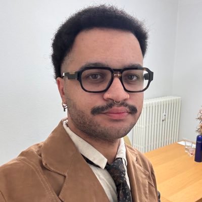 30cinqmm's profile picture. Virgo non binaire | Il/Iel | 26 | PV: @30cinqpv